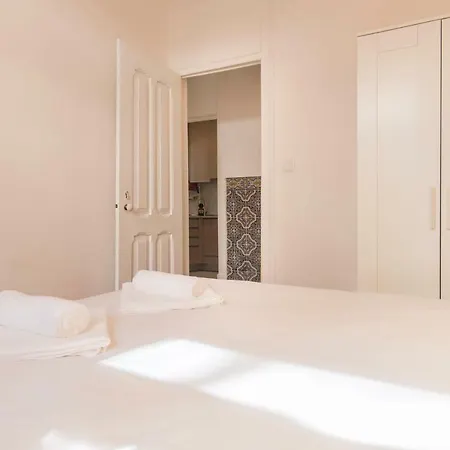 Apartment Lovelystay - Peaceful Living - Heart Of The *