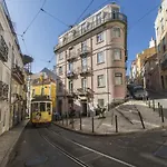 Lovelystay - Peaceful Living - Heart Of The Apartment Lisbon